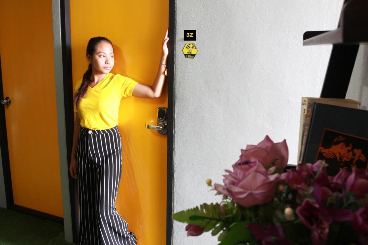 Beehive Phuket Old Town Hostel Bagian luar foto
