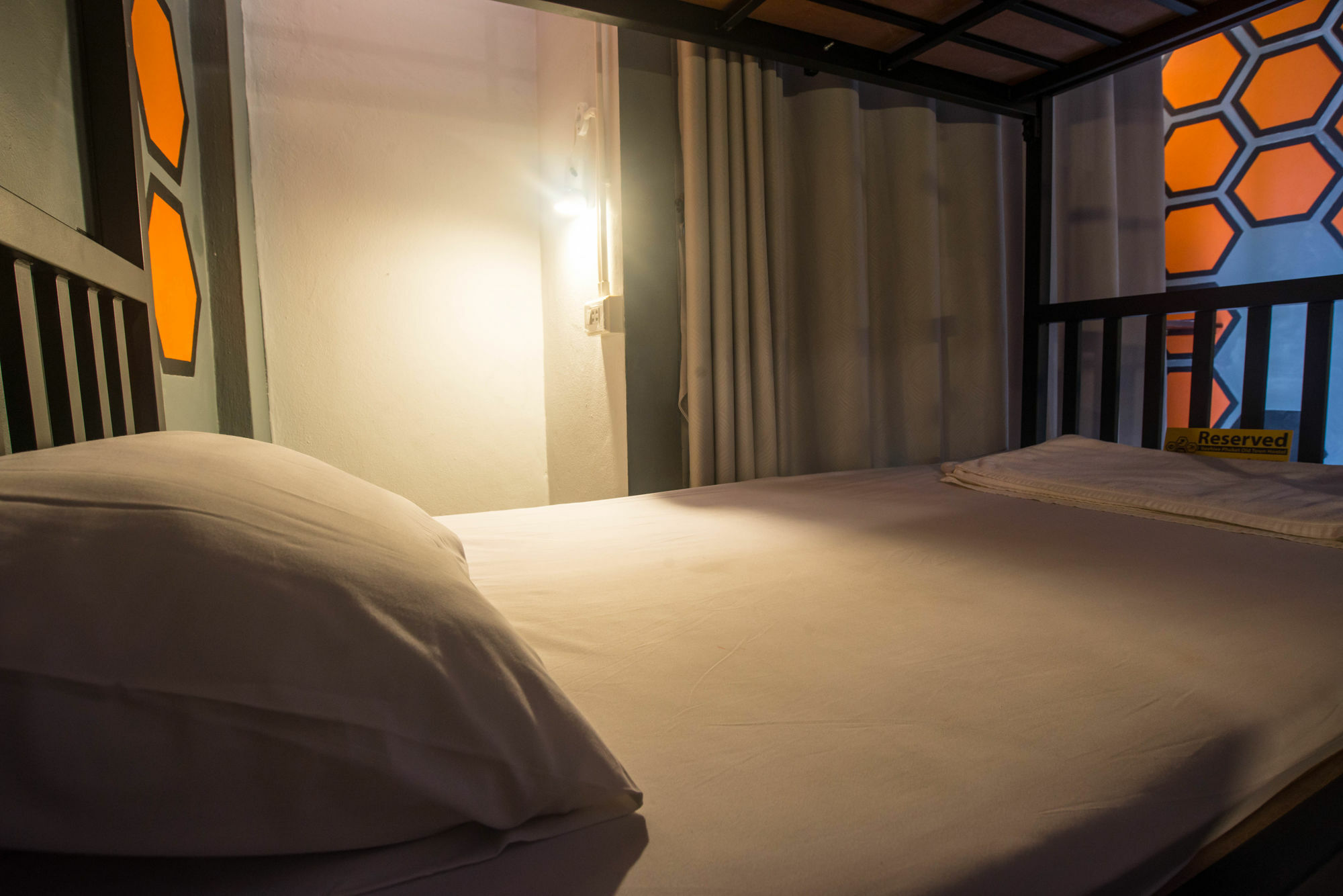 Beehive Phuket Old Town Hostel Bagian luar foto