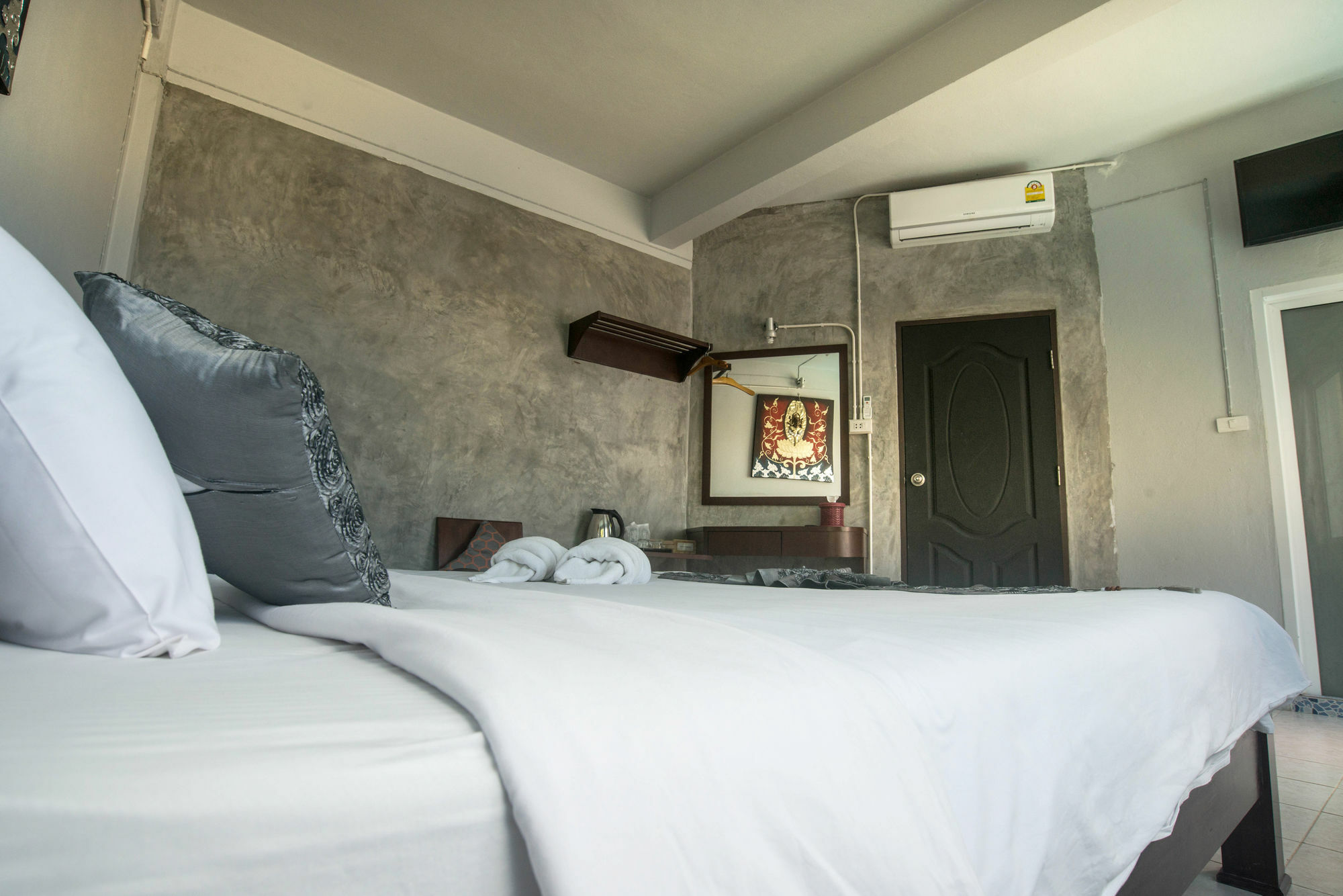 Beehive Phuket Old Town Hostel Bagian luar foto